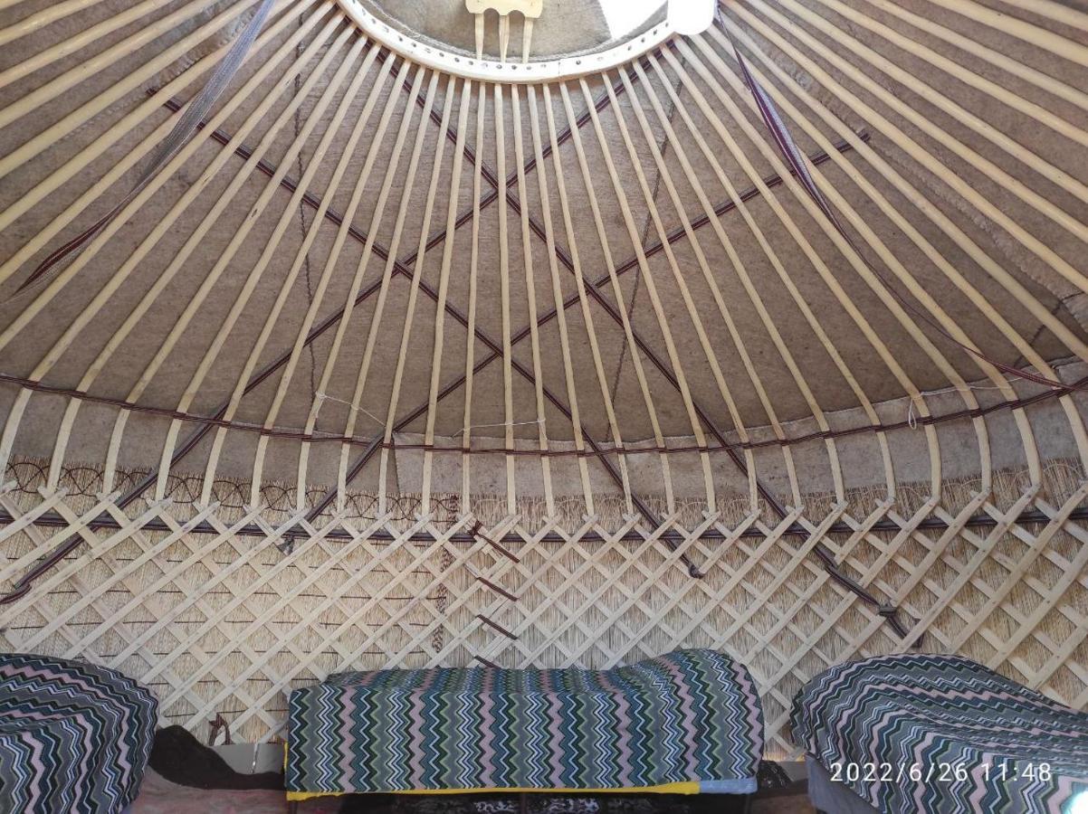Guest House And Yurt Camp "Ailuu" Tong Exterior photo