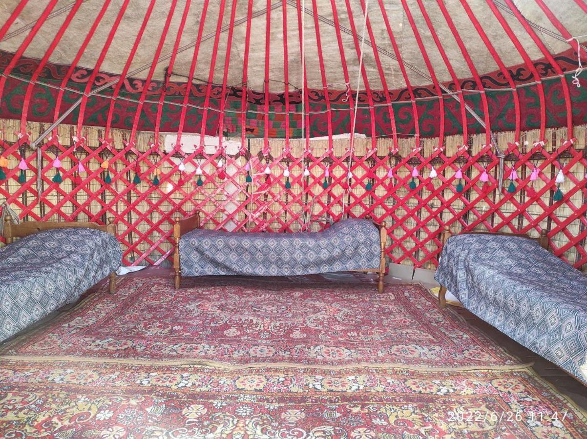 Guest House And Yurt Camp "Ailuu" Tong Exterior photo