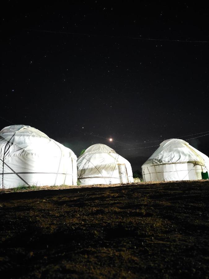 Guest House And Yurt Camp "Ailuu" Tong Exterior photo