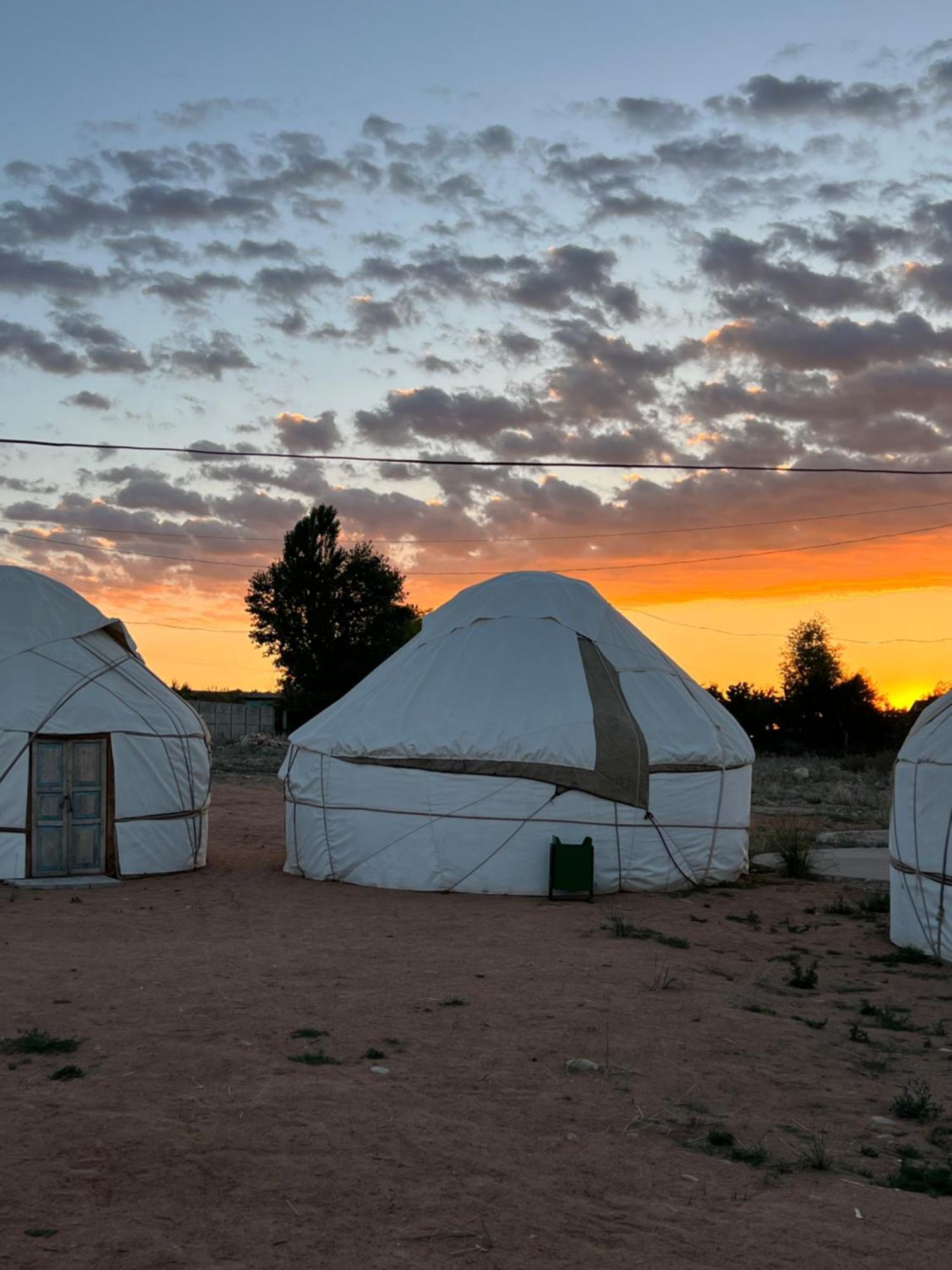 Guest House And Yurt Camp "Ailuu" Tong Exterior photo
