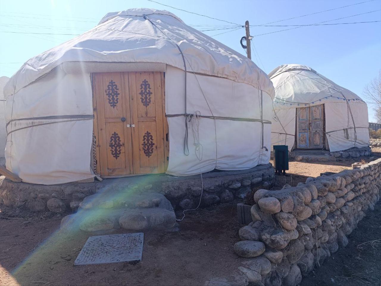 Guest House And Yurt Camp "Ailuu" Tong Exterior photo
